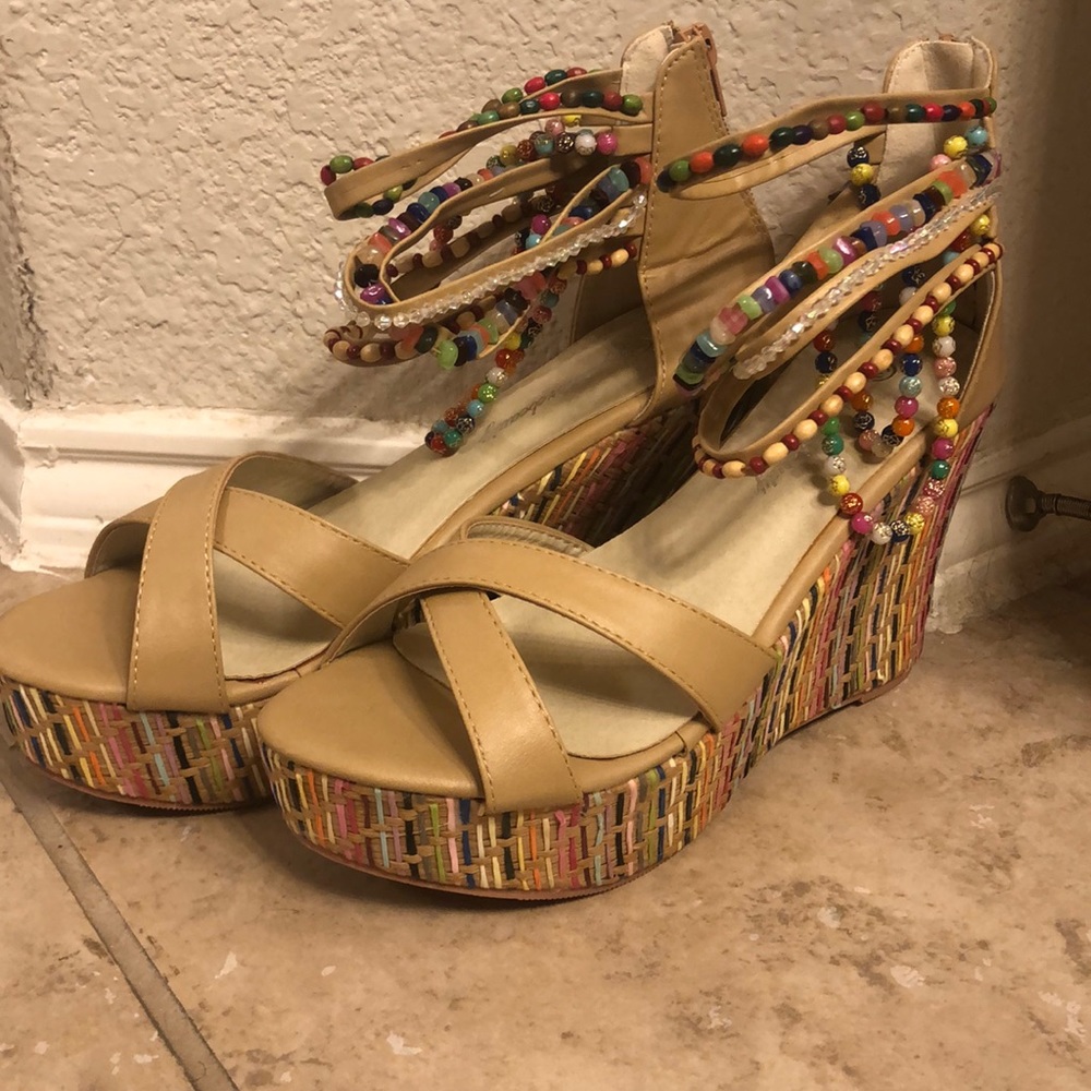 “Get More Beauty” Wedge shoe